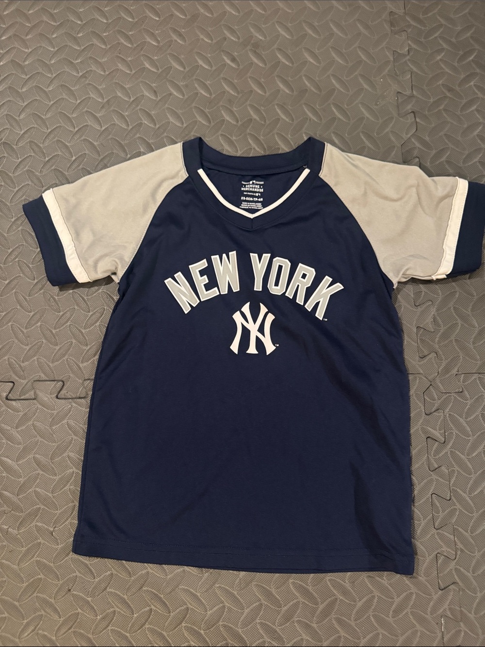 Genuine Merchandise New York Yankees- Navy & Gray size 4/5 XS Jersey